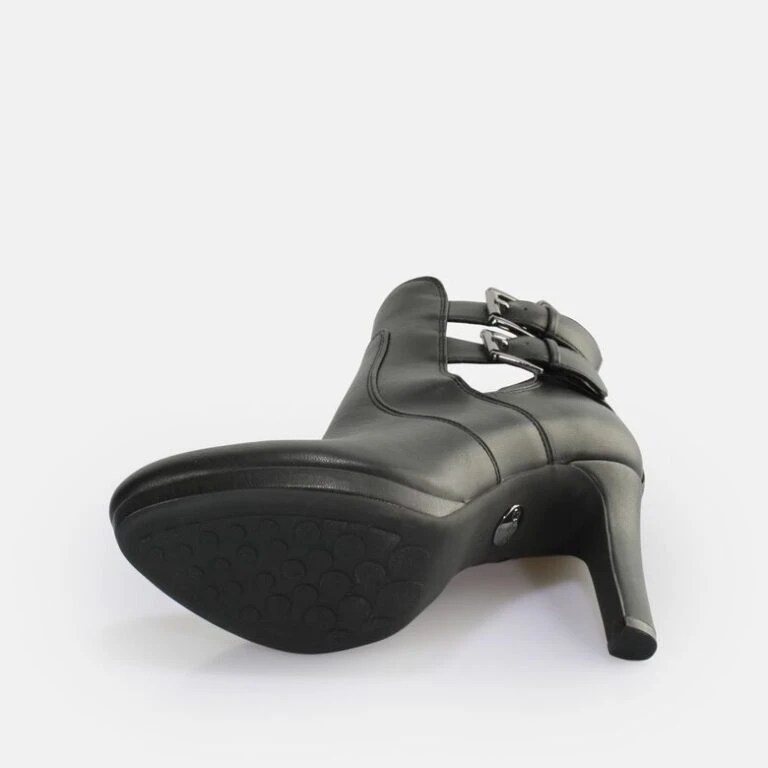 Schuh Liebe 21 Schuh Liebe -Schuh Liebe 2144672 P5 768x768 1